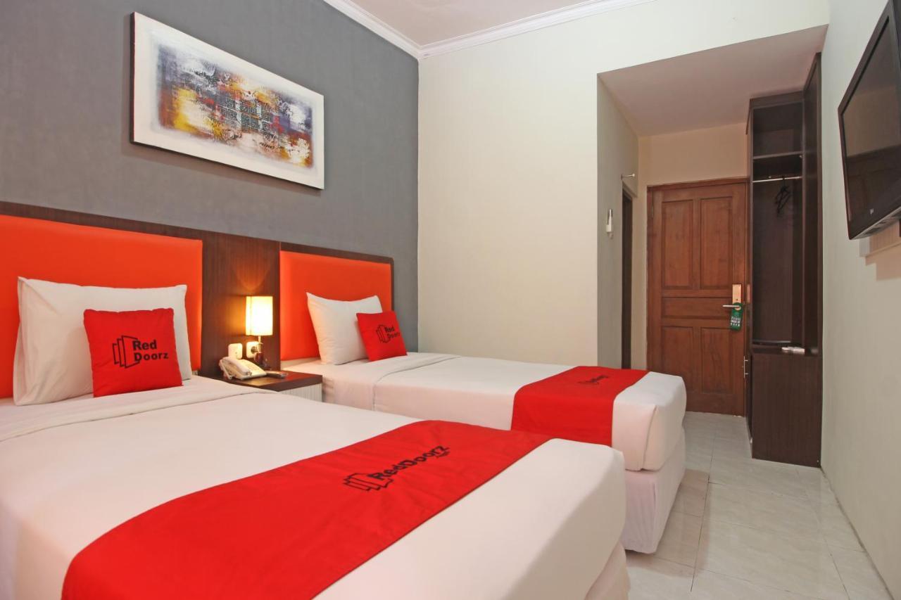 Reddoorz Plus Near Keraton Solo Εξωτερικό φωτογραφία