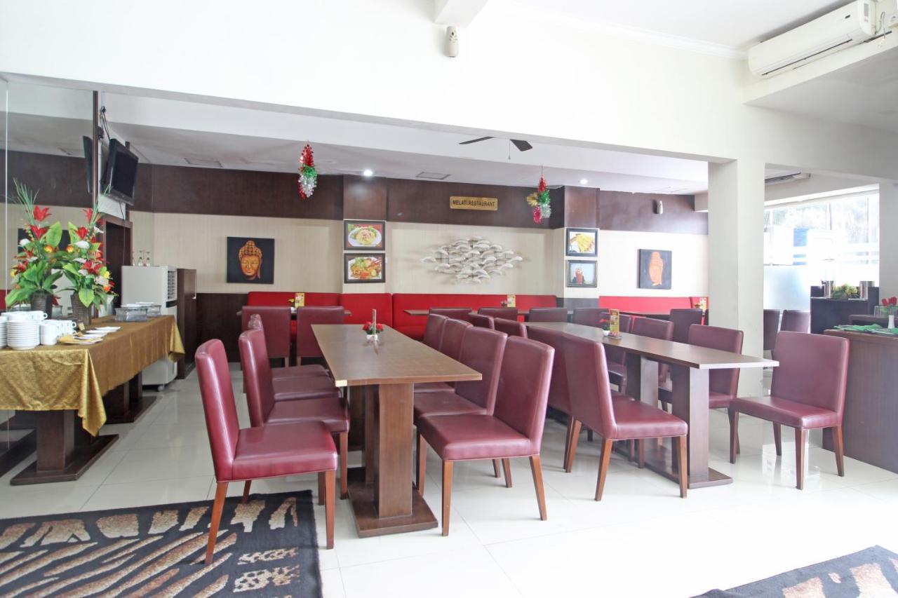Reddoorz Plus Near Keraton Solo Εξωτερικό φωτογραφία