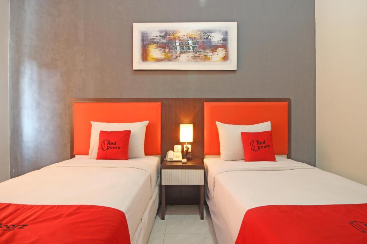 Reddoorz Plus Near Keraton Solo Εξωτερικό φωτογραφία