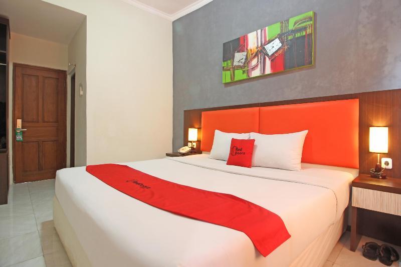 Reddoorz Plus Near Keraton Solo Εξωτερικό φωτογραφία
